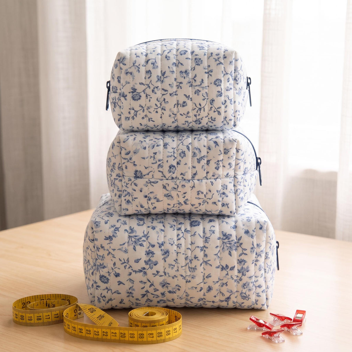 Open-Up Clamshell Pouch