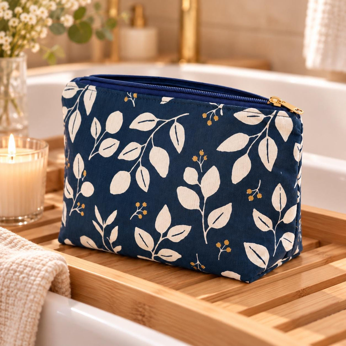 Flat-bottom makeup bag sewing pattern