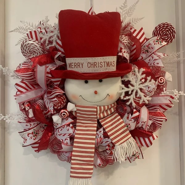 Red and white Christmas snowman wreath shared by the customer